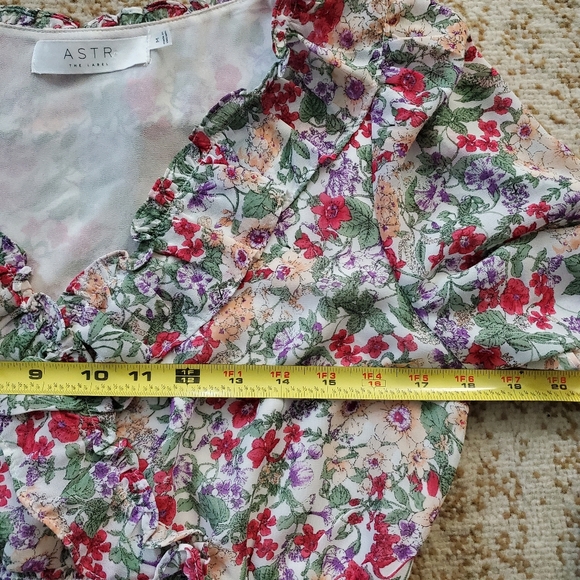 ASTR THE LABEL Smocked Waist Faux Wrap Look Multi Floral M - Picture 8 of 10